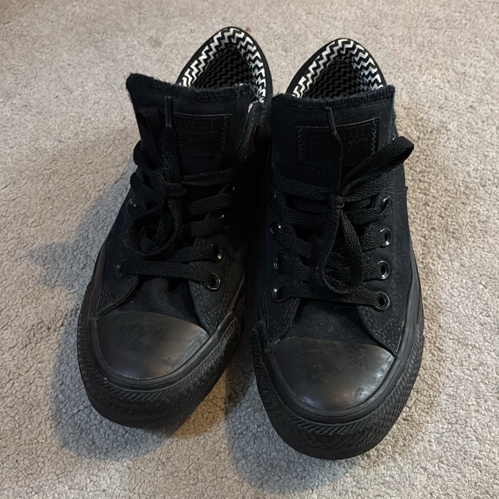 All black converse